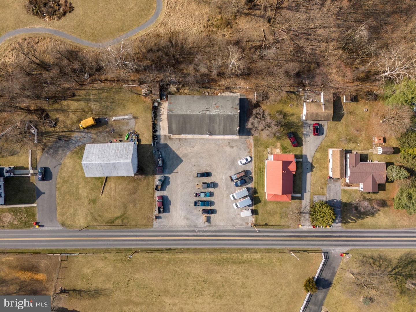 87 Airport Rd Property Photo 4