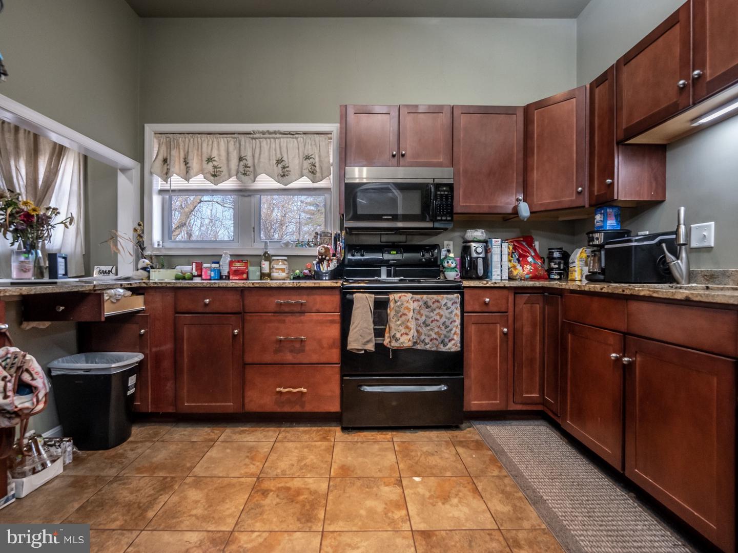 87 Airport Rd Property Photo 18