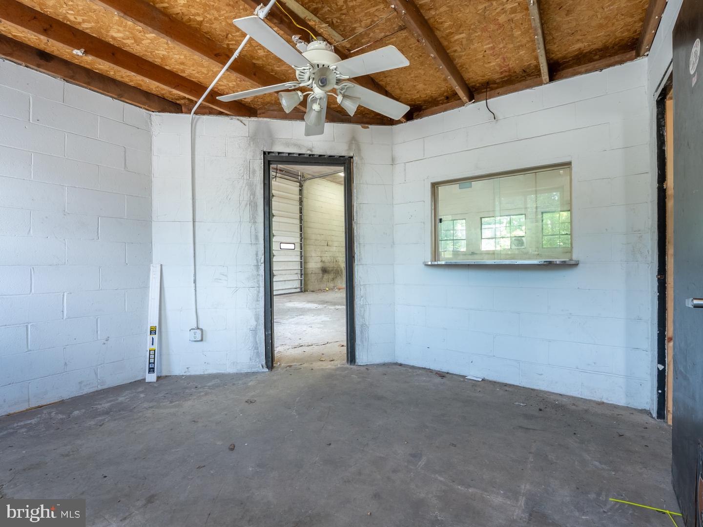 87 Airport Rd Property Photo 27