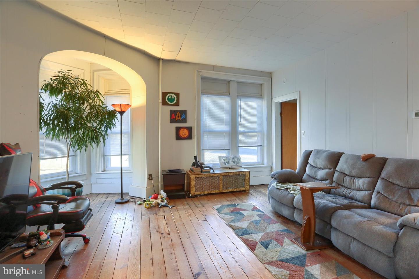 100 E King St Property Photo 14