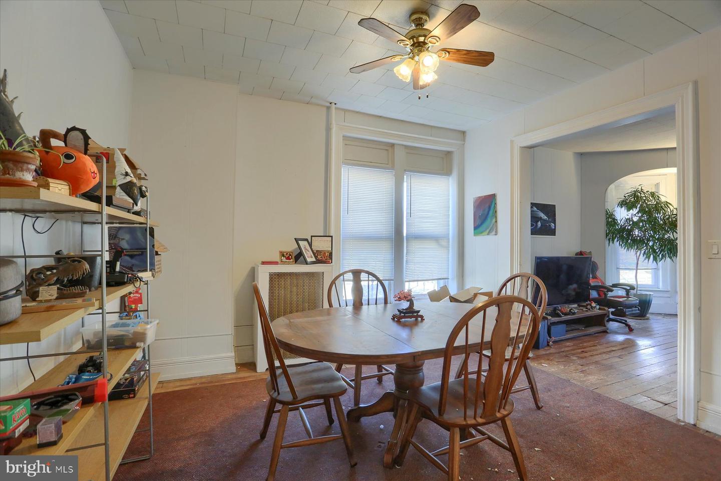 100 E King St Property Photo 16