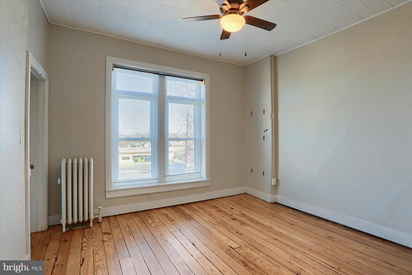 100 E King St Property Photo 30