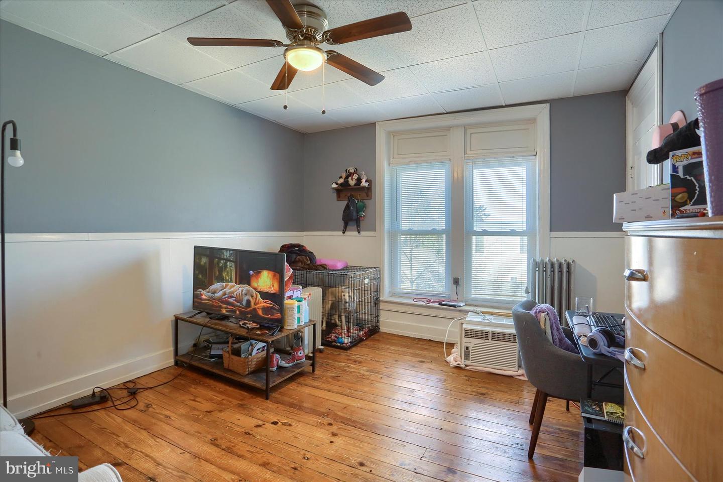 100 E King St Property Photo 35