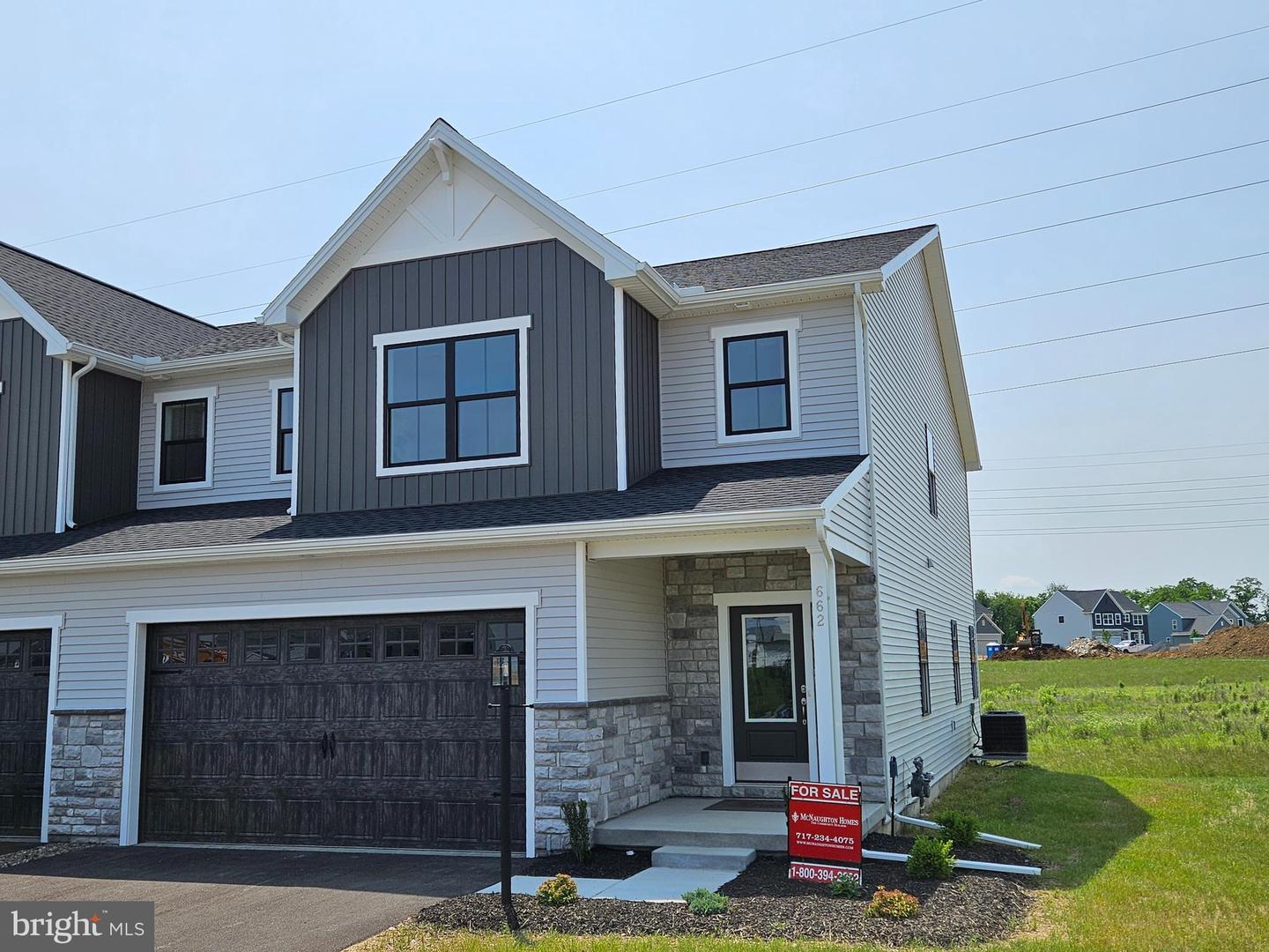 662 BRITTANY DRIVE Property Photo 1