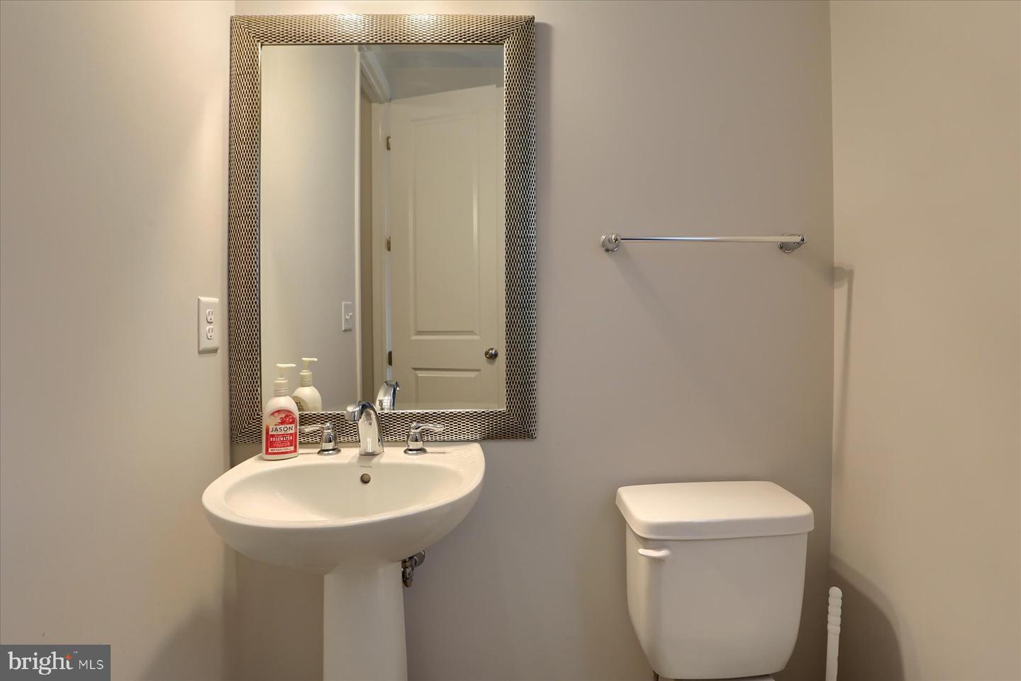 3115 Egreton Rd Property Photo 16