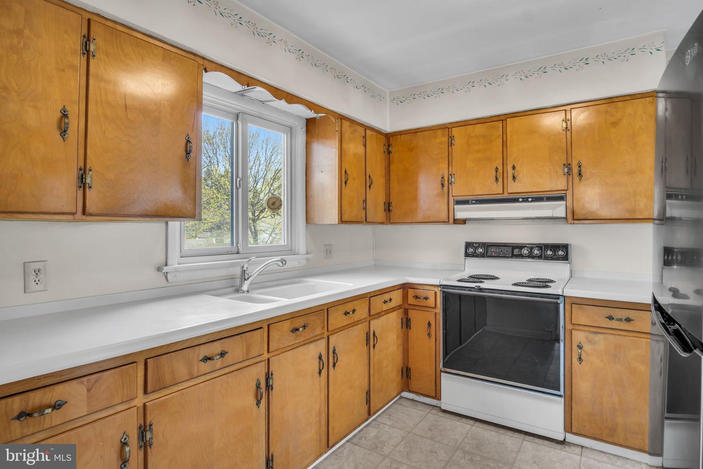 413 W Marble St Property Photo 3