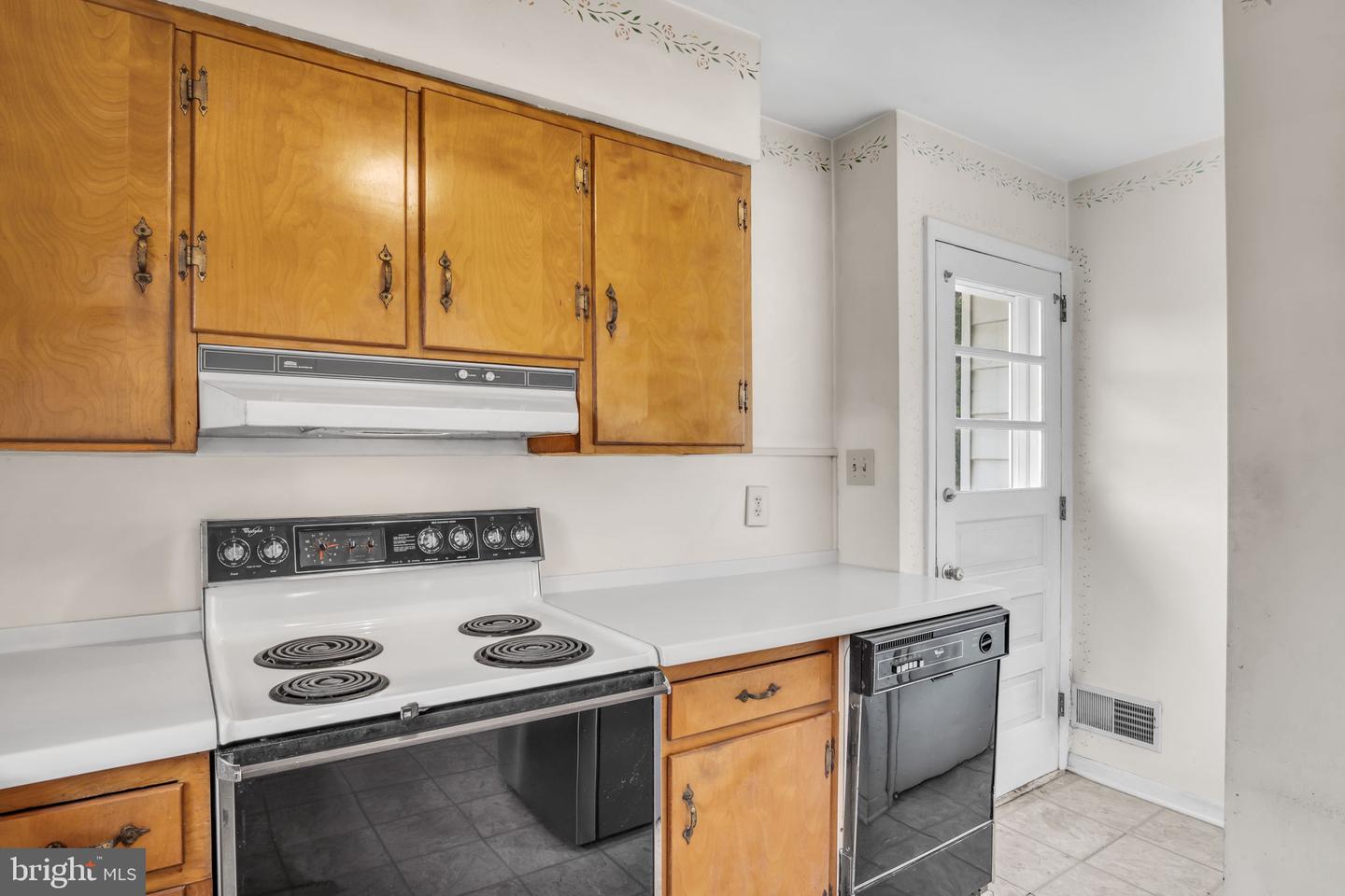 413 W Marble St Property Photo 4