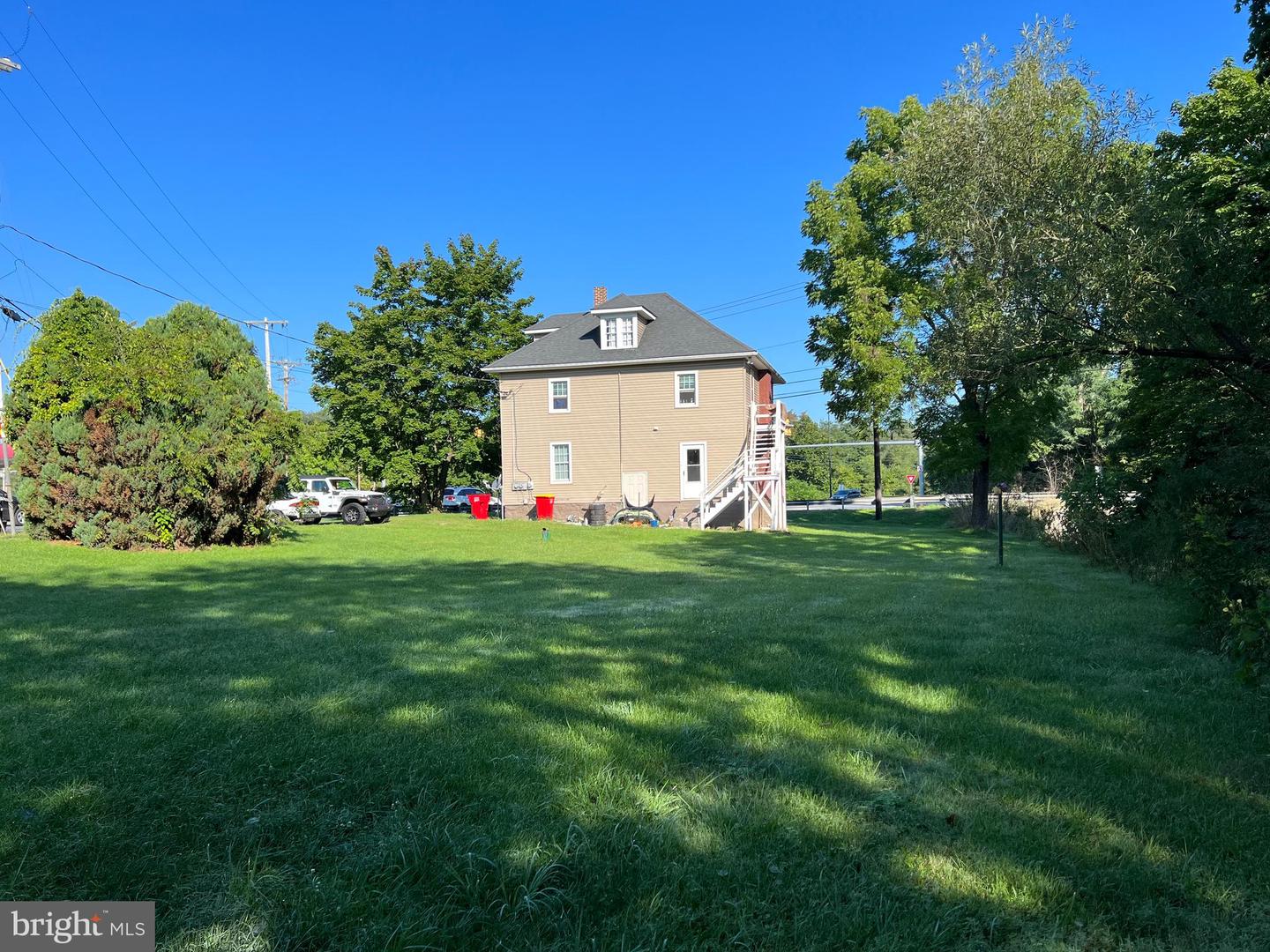 100 Walnut Bottom Rd Property Photo 3