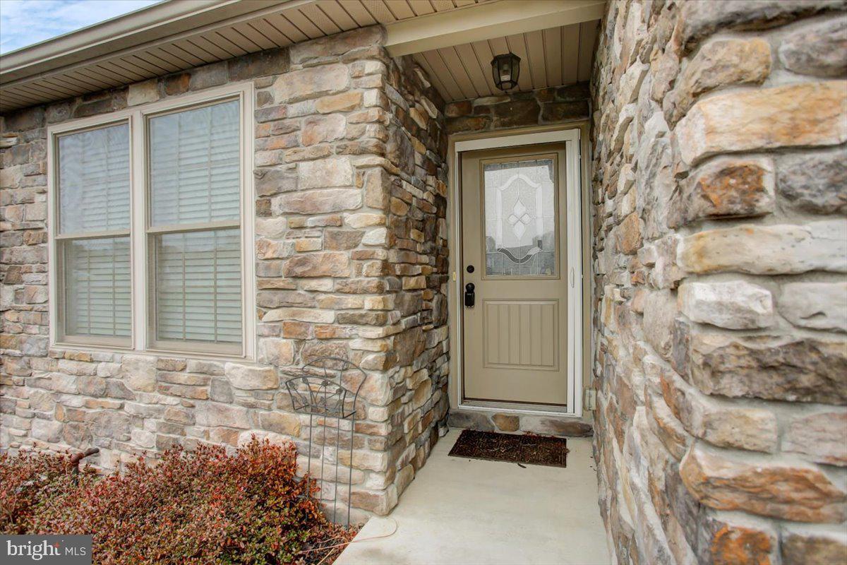 255 Pin Oak Ln Property Photo 4