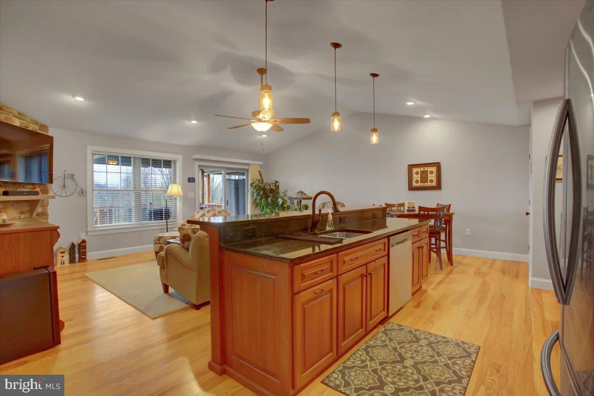 255 Pin Oak Ln Property Photo 7