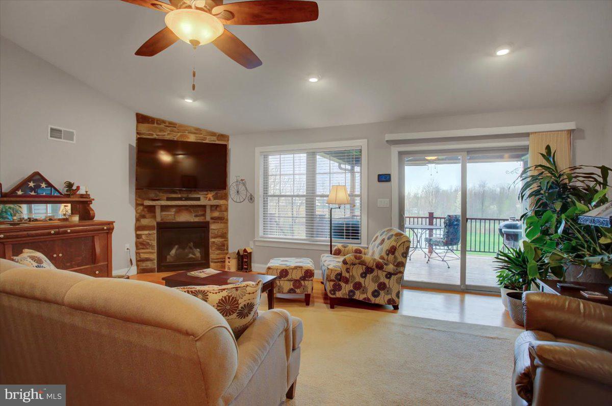 255 Pin Oak Ln Property Photo 14