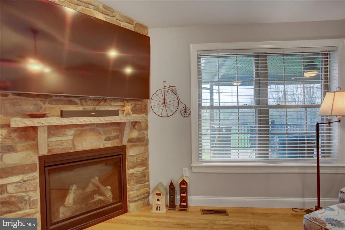 255 Pin Oak Ln Property Photo 16