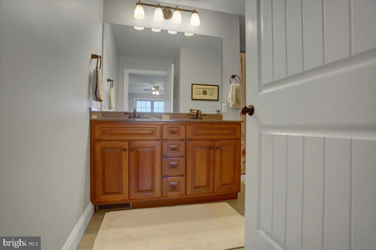 255 Pin Oak Ln Property Photo 31