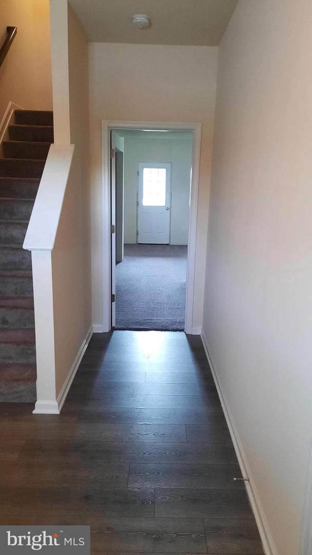 839 Schooner Ln Property Photo 3