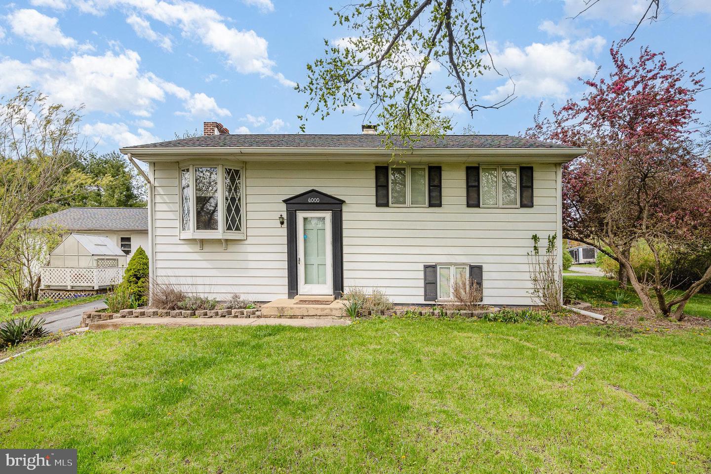 6000 Michaele Dr Property Photo