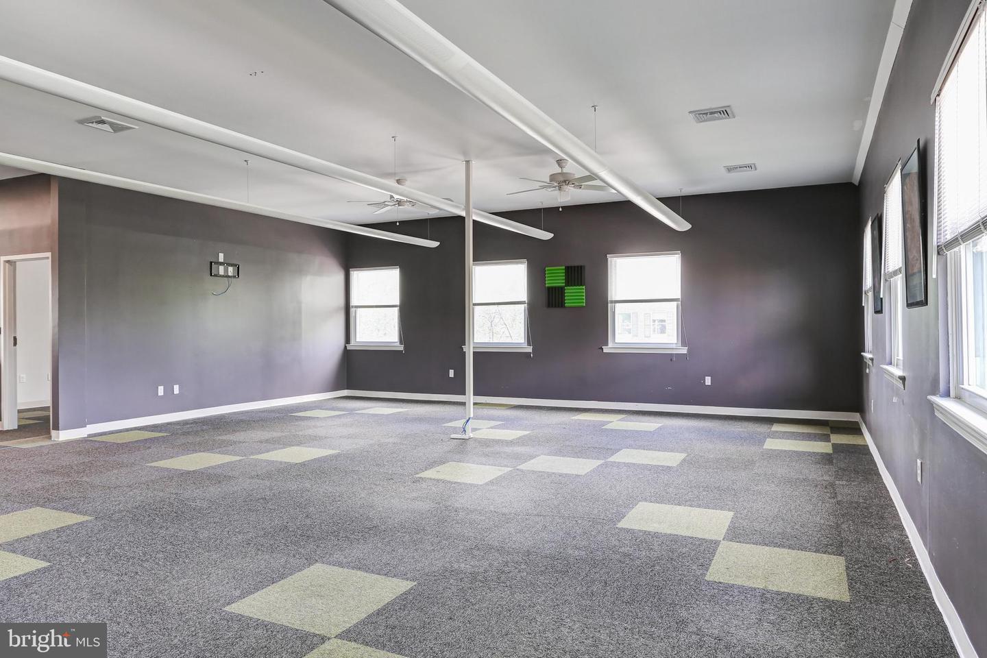 704 Lisburn Rd #201 Property Photo 10