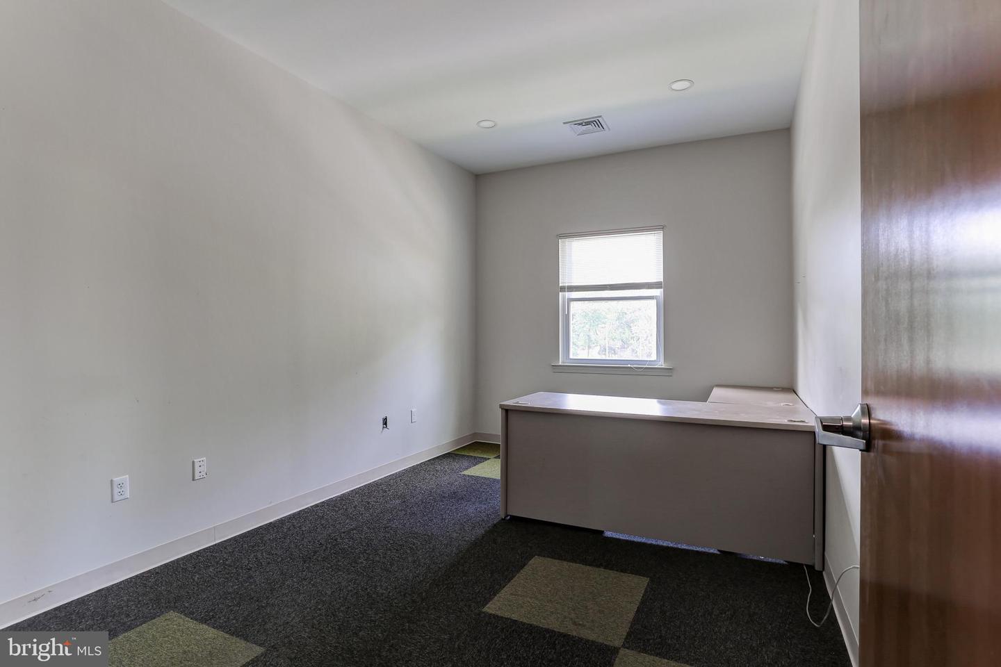 704 Lisburn Rd #203 Property Photo 10
