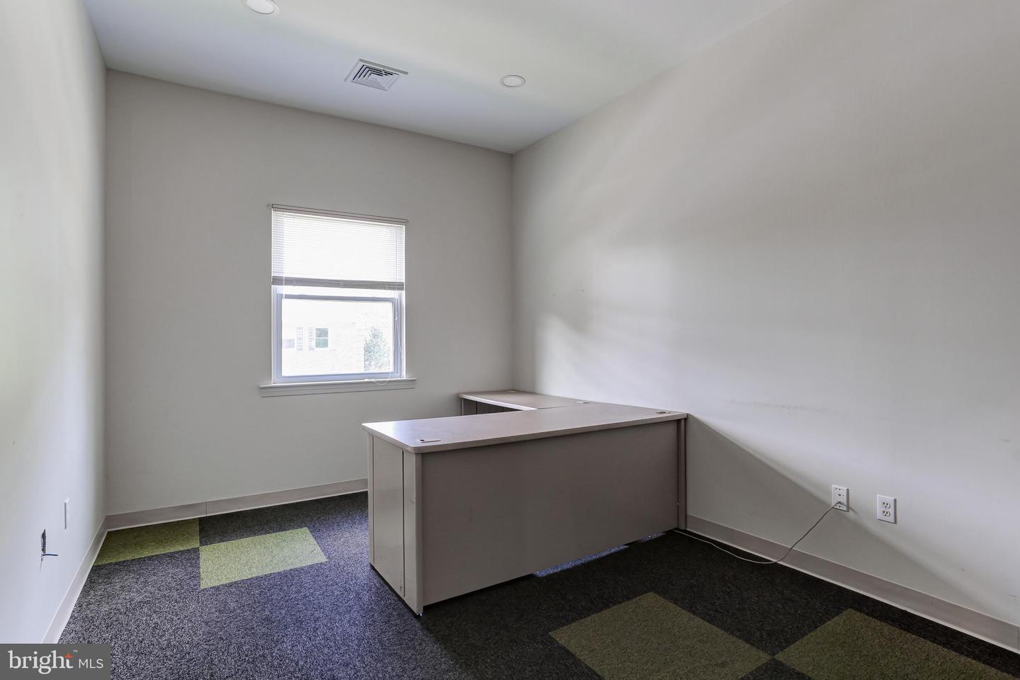 704 Lisburn Rd #203 Property Photo 11