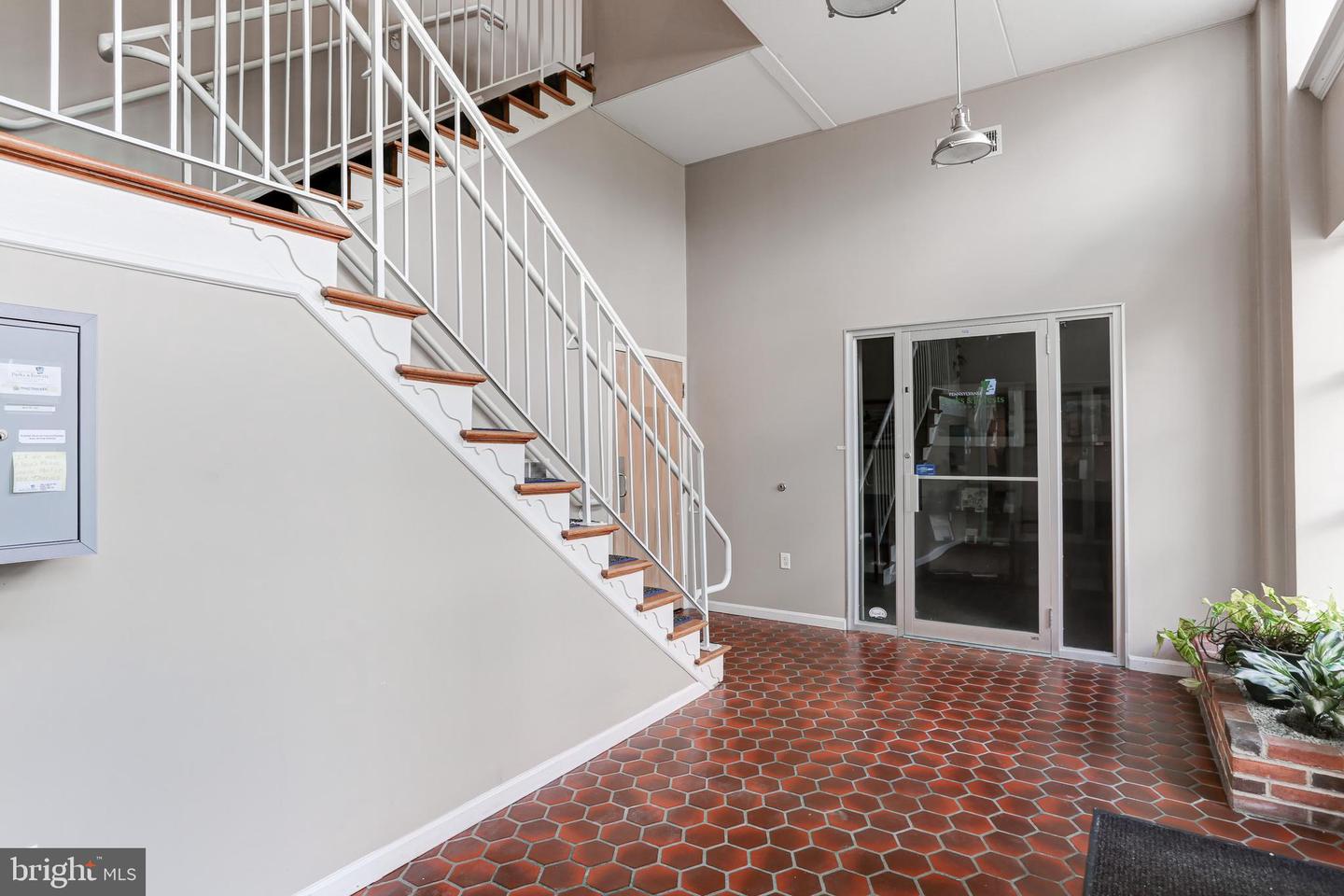 704 Lisburn Rd #205 Property Photo 5