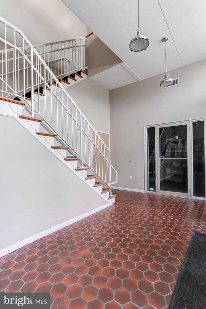 704 Lisburn Rd #205 Property Photo 6