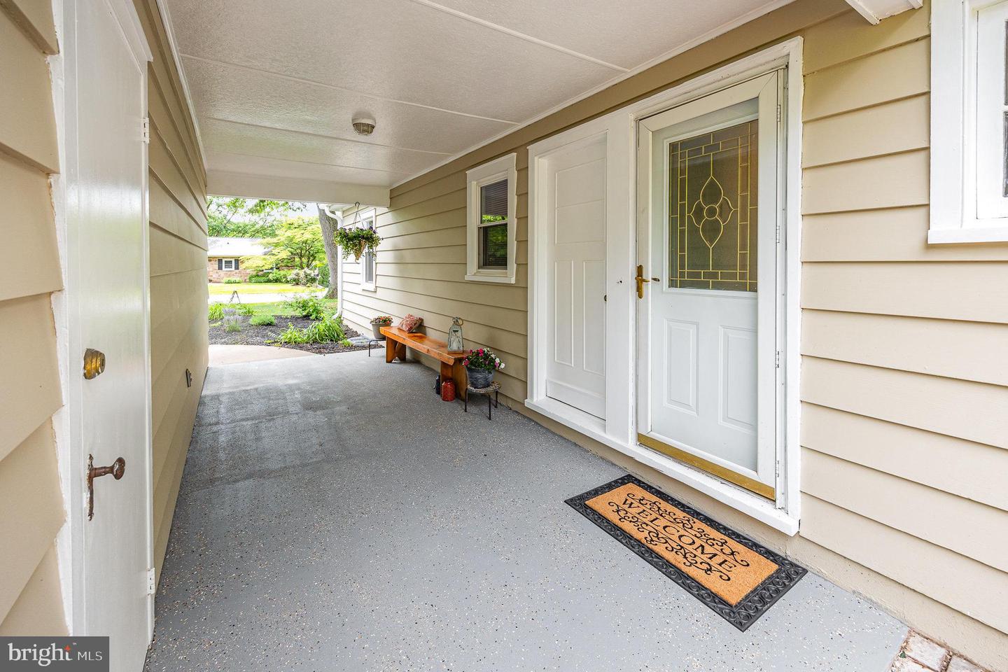 625 Devon Rd Property Photo 3