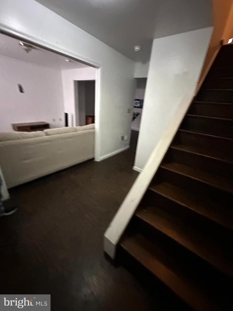 6/8 Kenneth Ave Property Photo 3