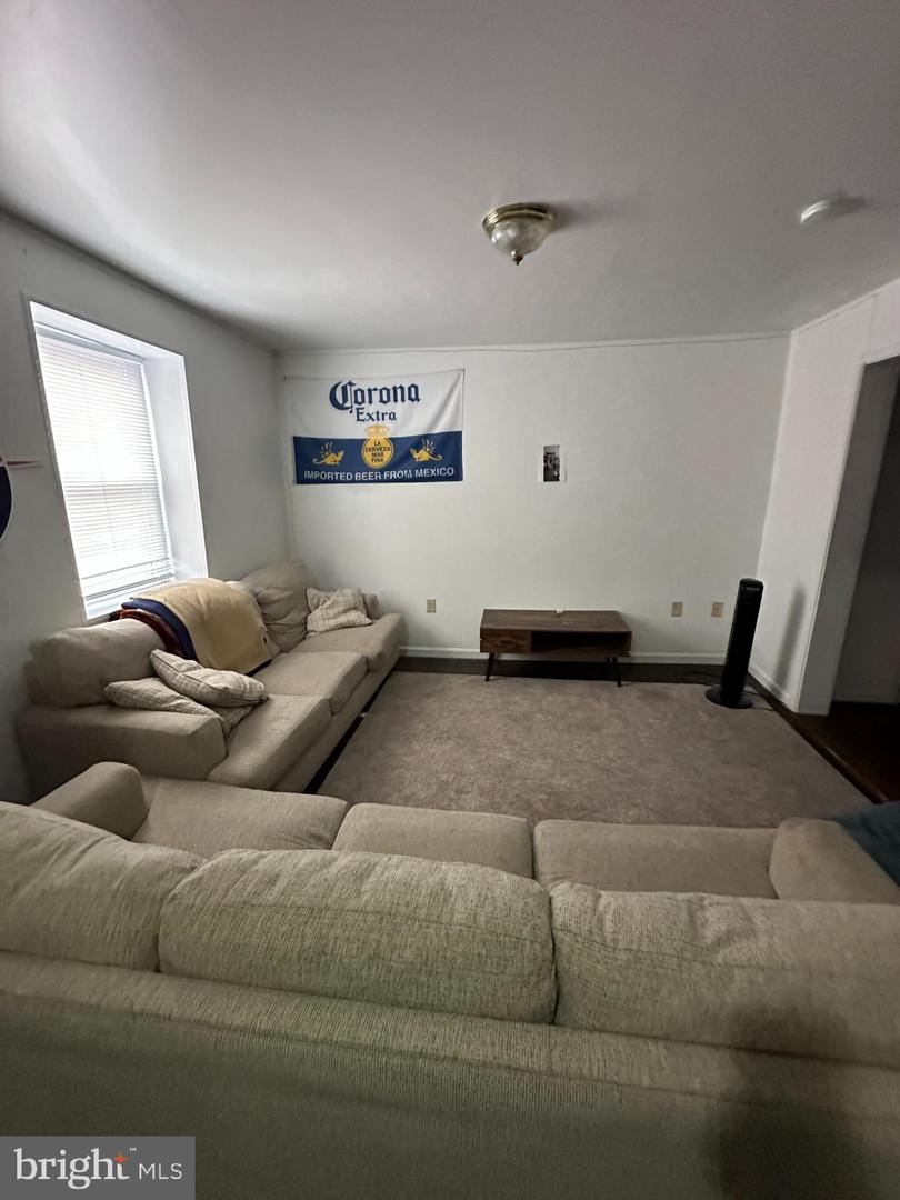 6/8 Kenneth Ave Property Photo 4