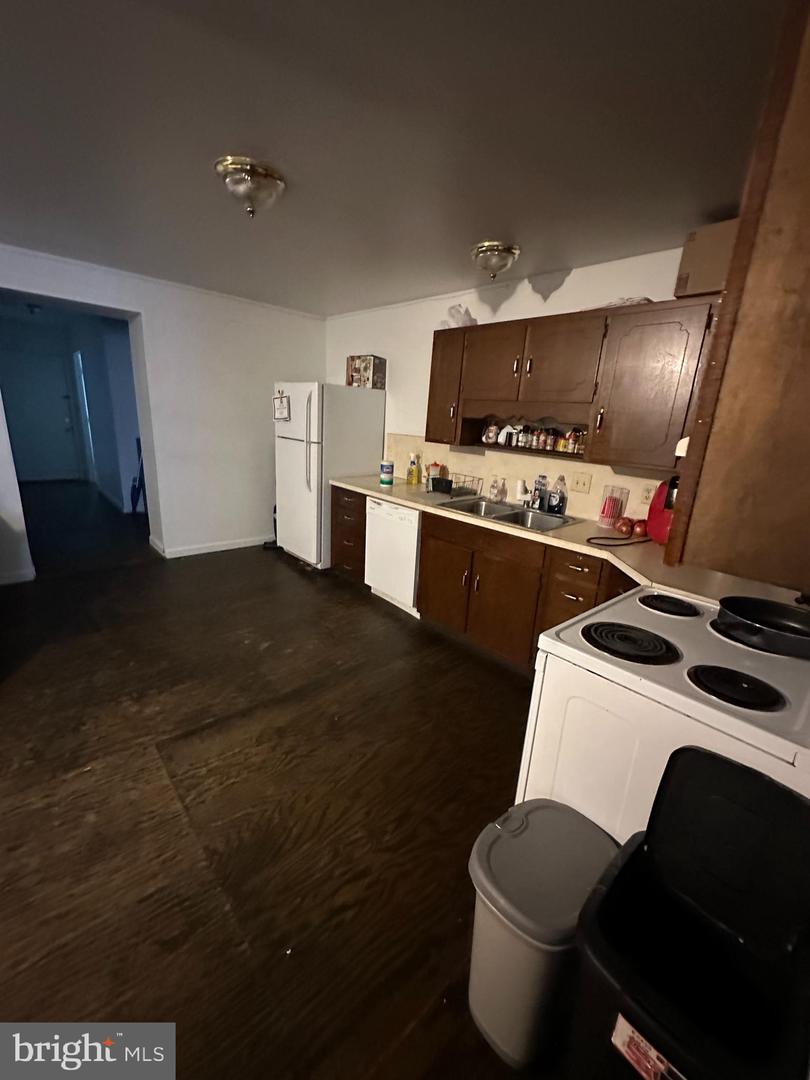 6/8 Kenneth Ave Property Photo 6