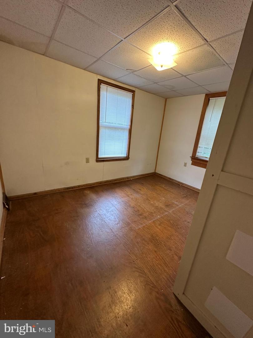 6/8 Kenneth Ave Property Photo 35