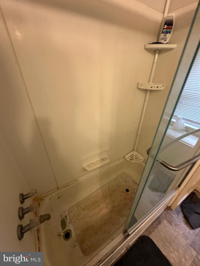 6/8 Kenneth Ave Property Photo 37