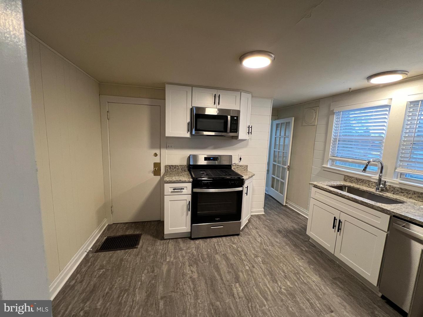 272 Clark St #rear Property Photo 3
