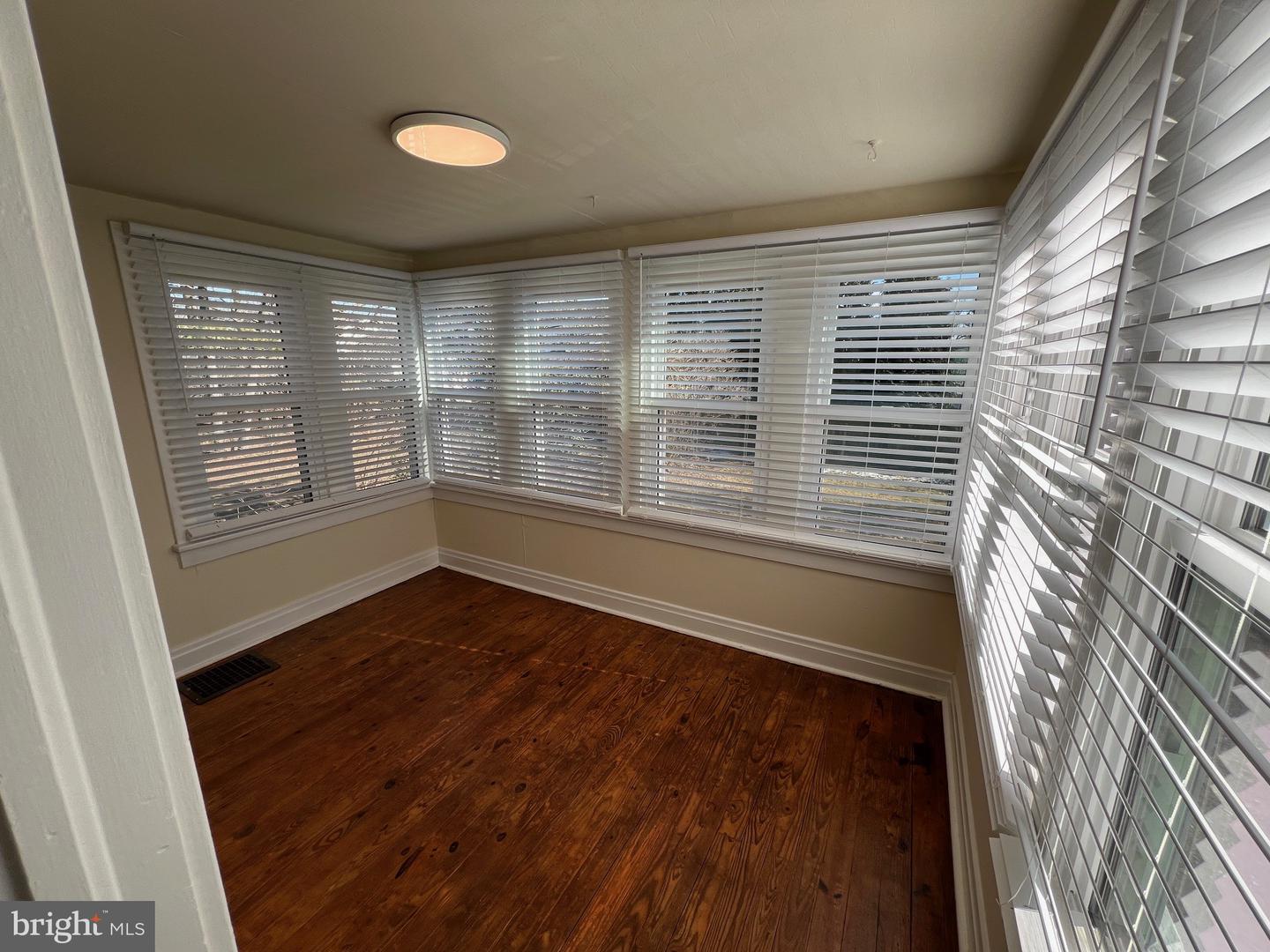 272 Clark St #rear Property Photo 6