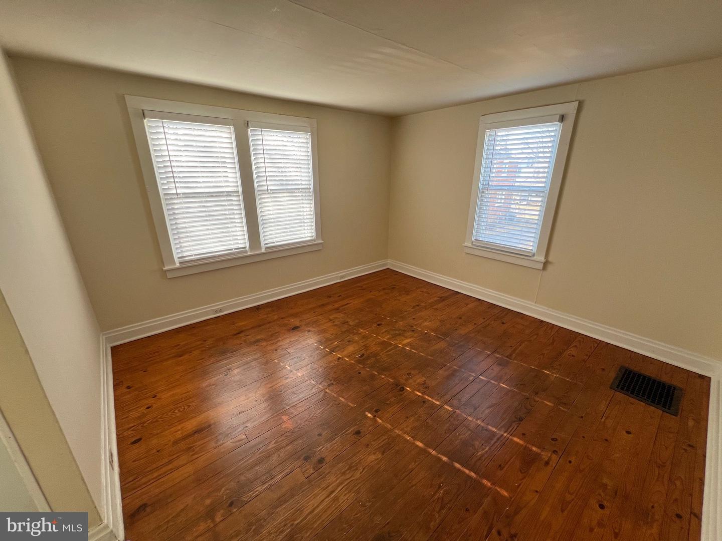 272 Clark St #rear Property Photo 9