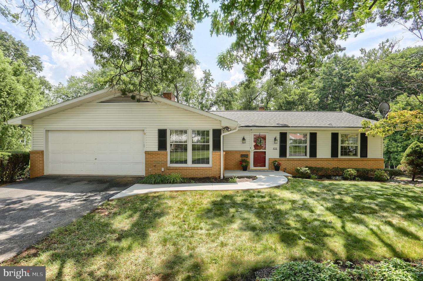 408 Candlewyck Rd Property Photo 1