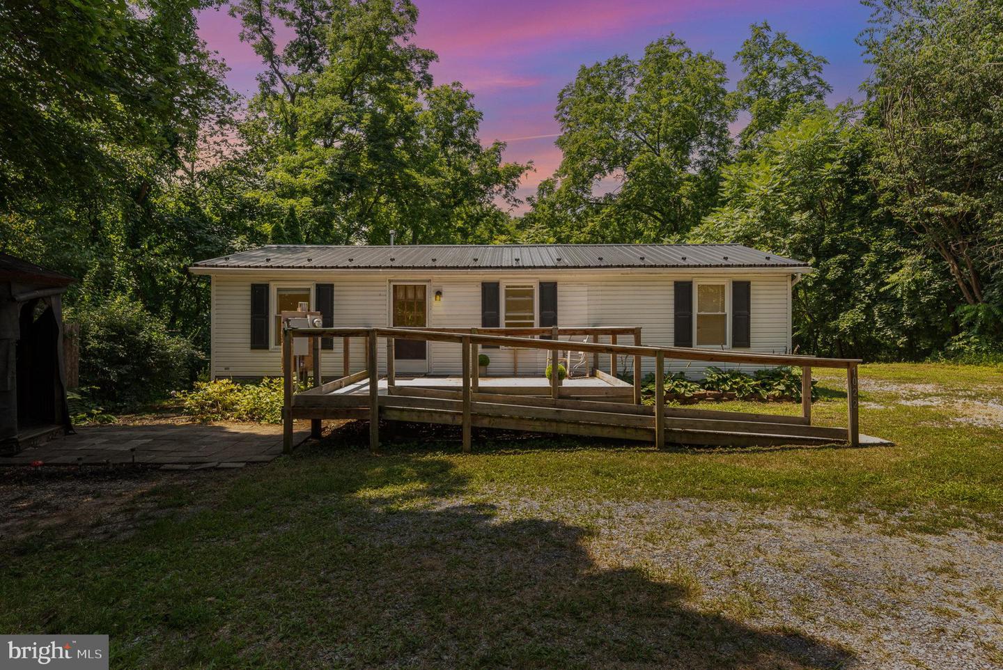 1022 Centerville Rd Property Photo 1
