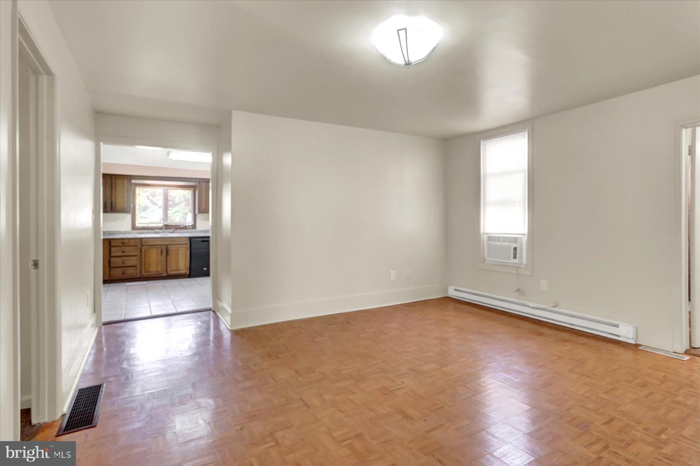 21 Chestnut St Property Photo 11