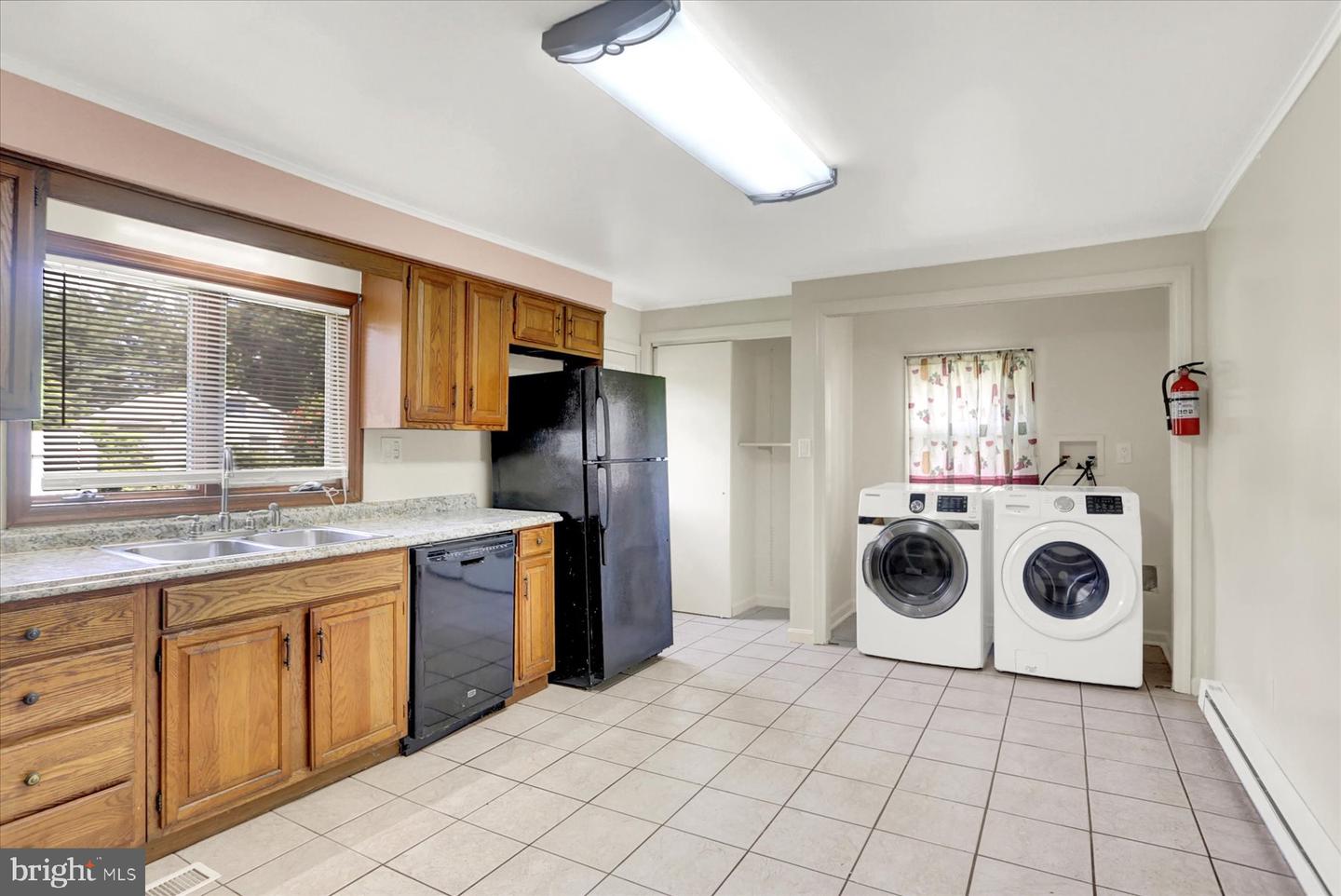 21 Chestnut St Property Photo 13