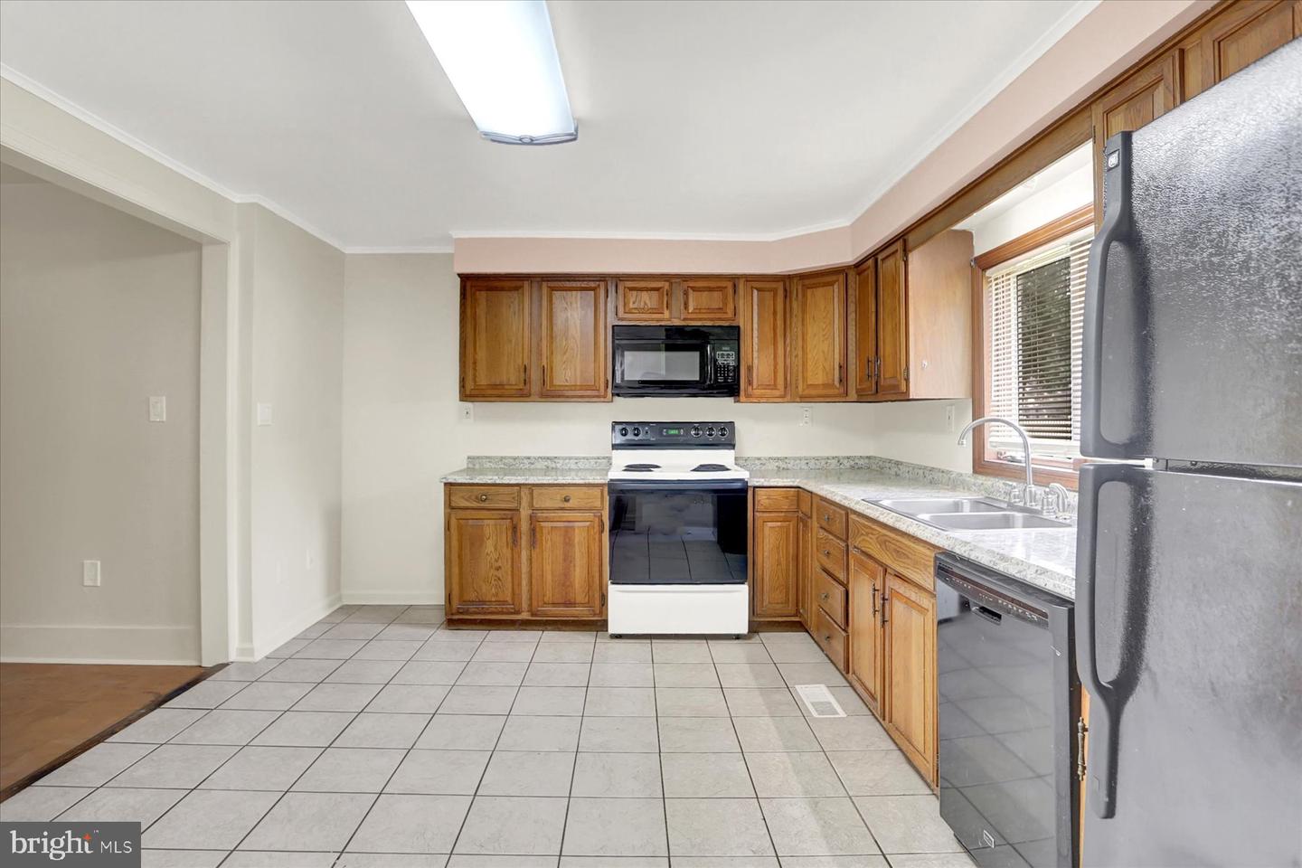 21 Chestnut St Property Photo 14