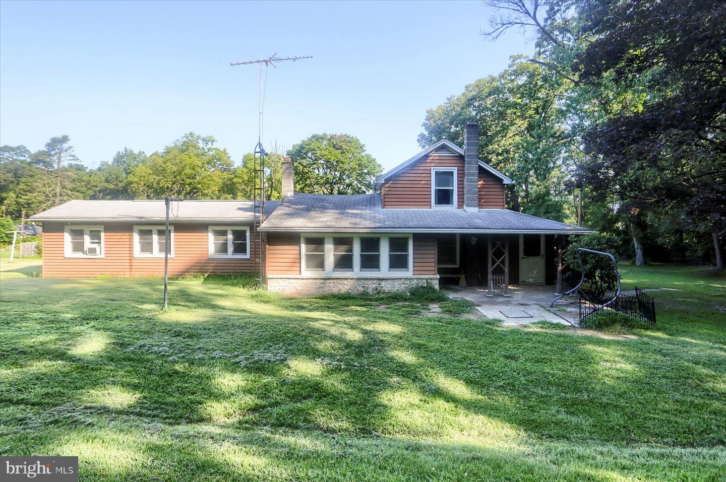 229 HILL ST Property Photo 1
