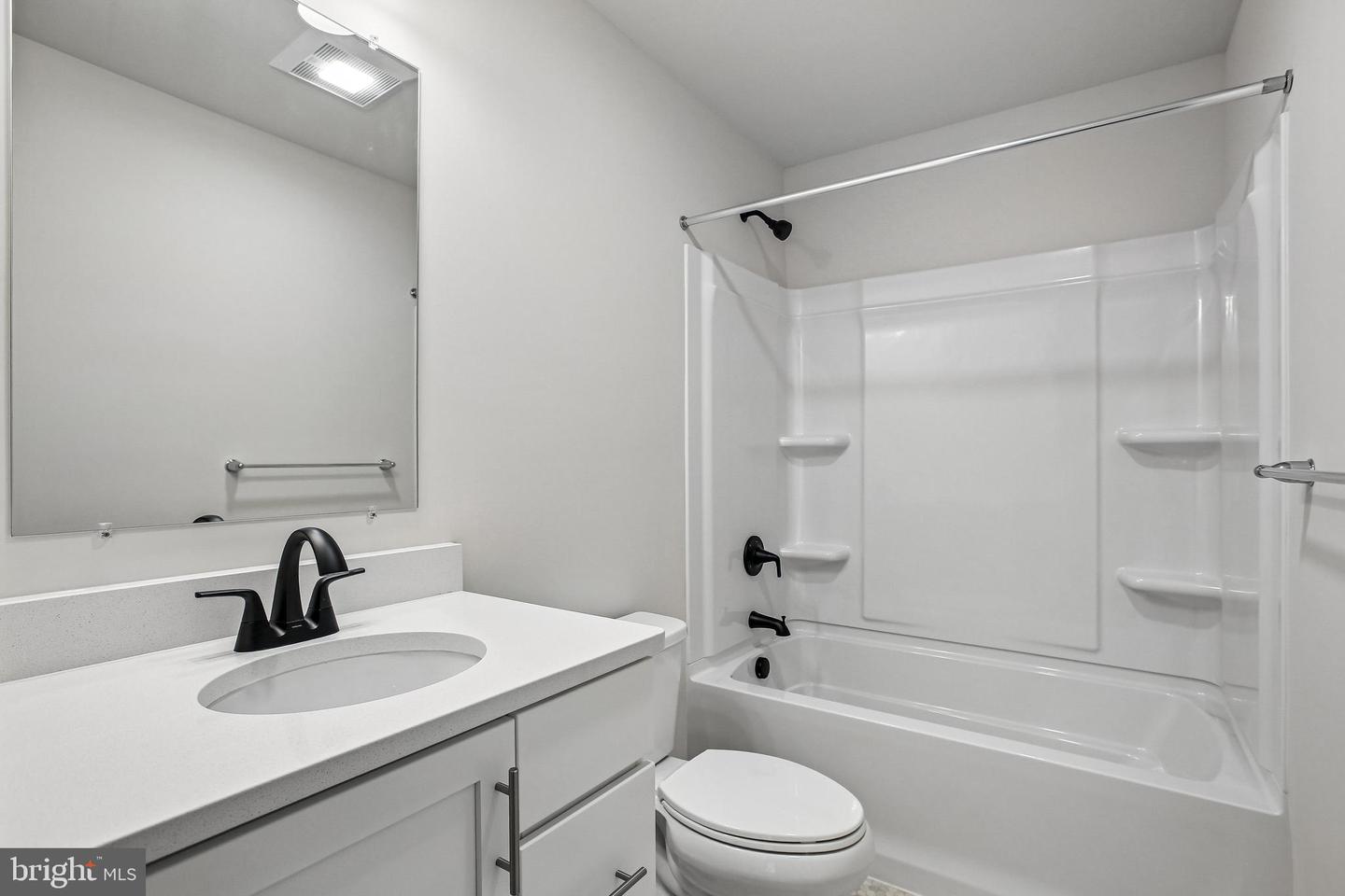 10 Cheltenham Ln Property Photo 18