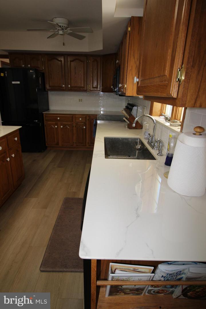 4101 Club House Dr Property Photo 6