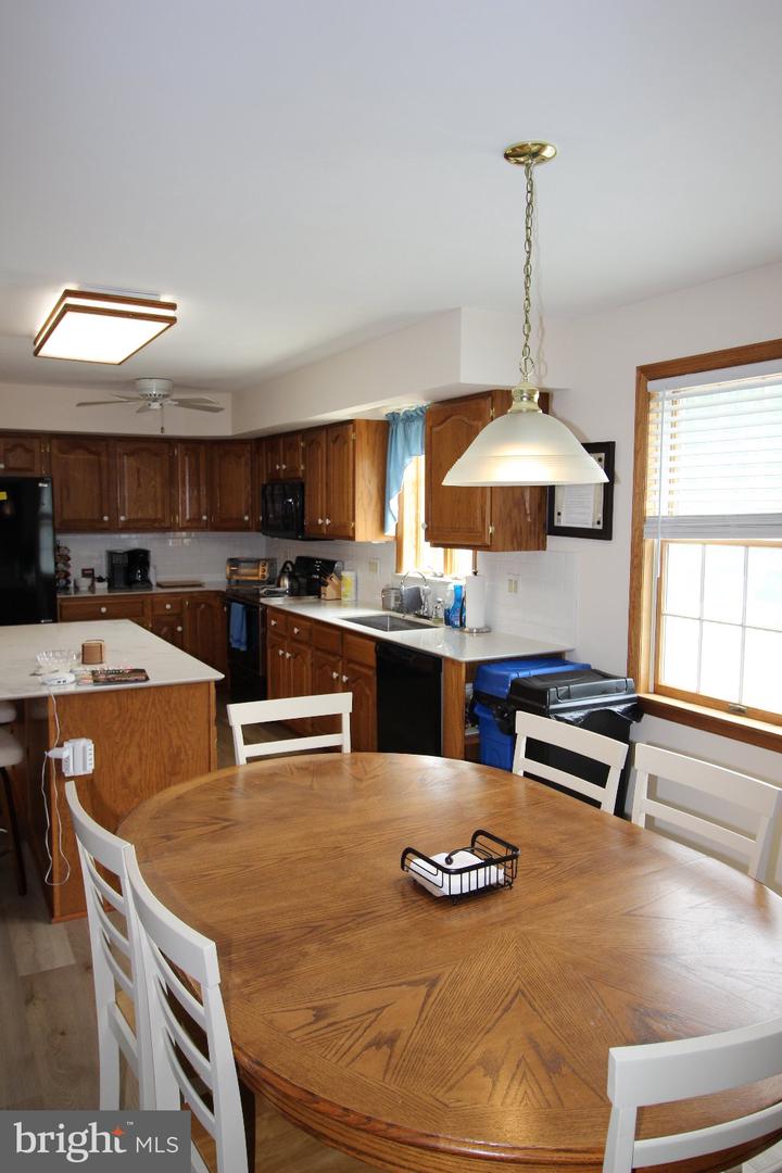 4101 Club House Dr Property Photo 7