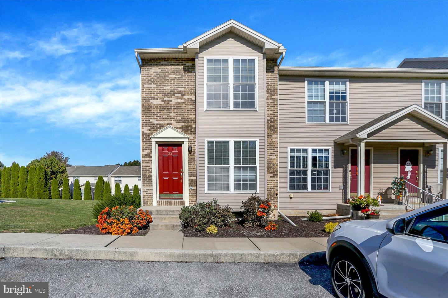 33 Eastwick Lane Property Photo 1