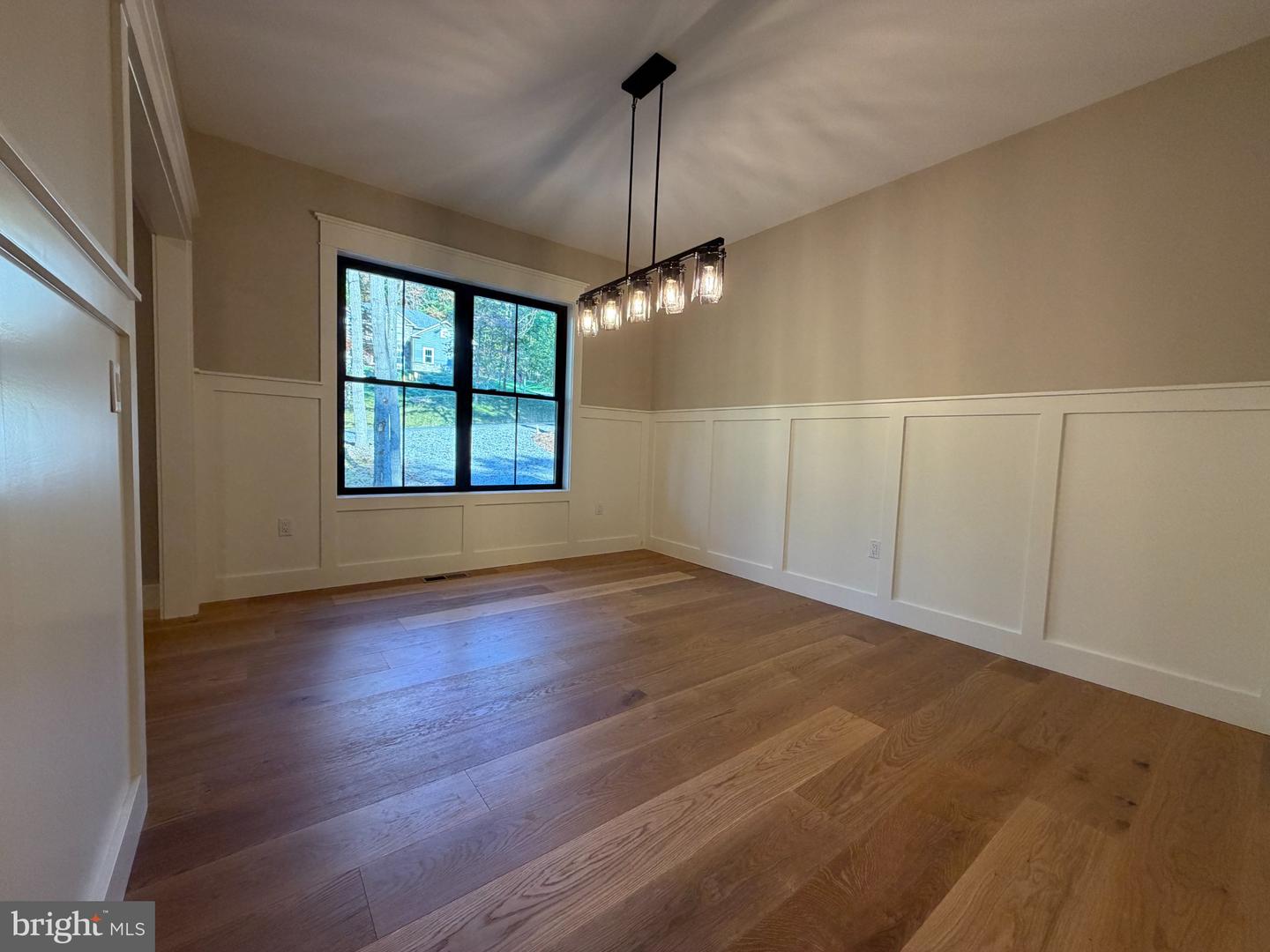 1163 Kuhn Rd Property Photo 3