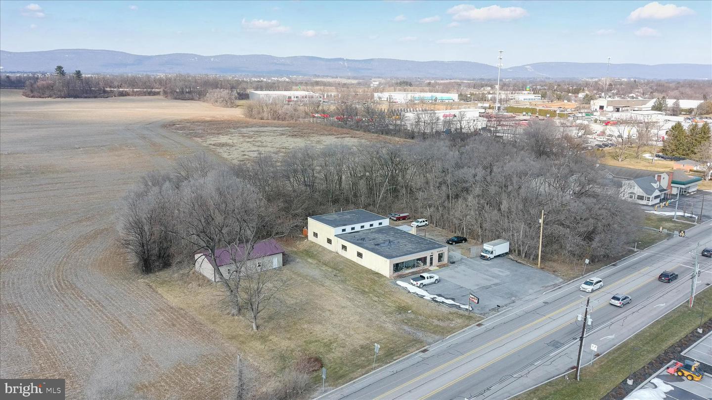 1050 Harrisburg Pike Property Photo 1