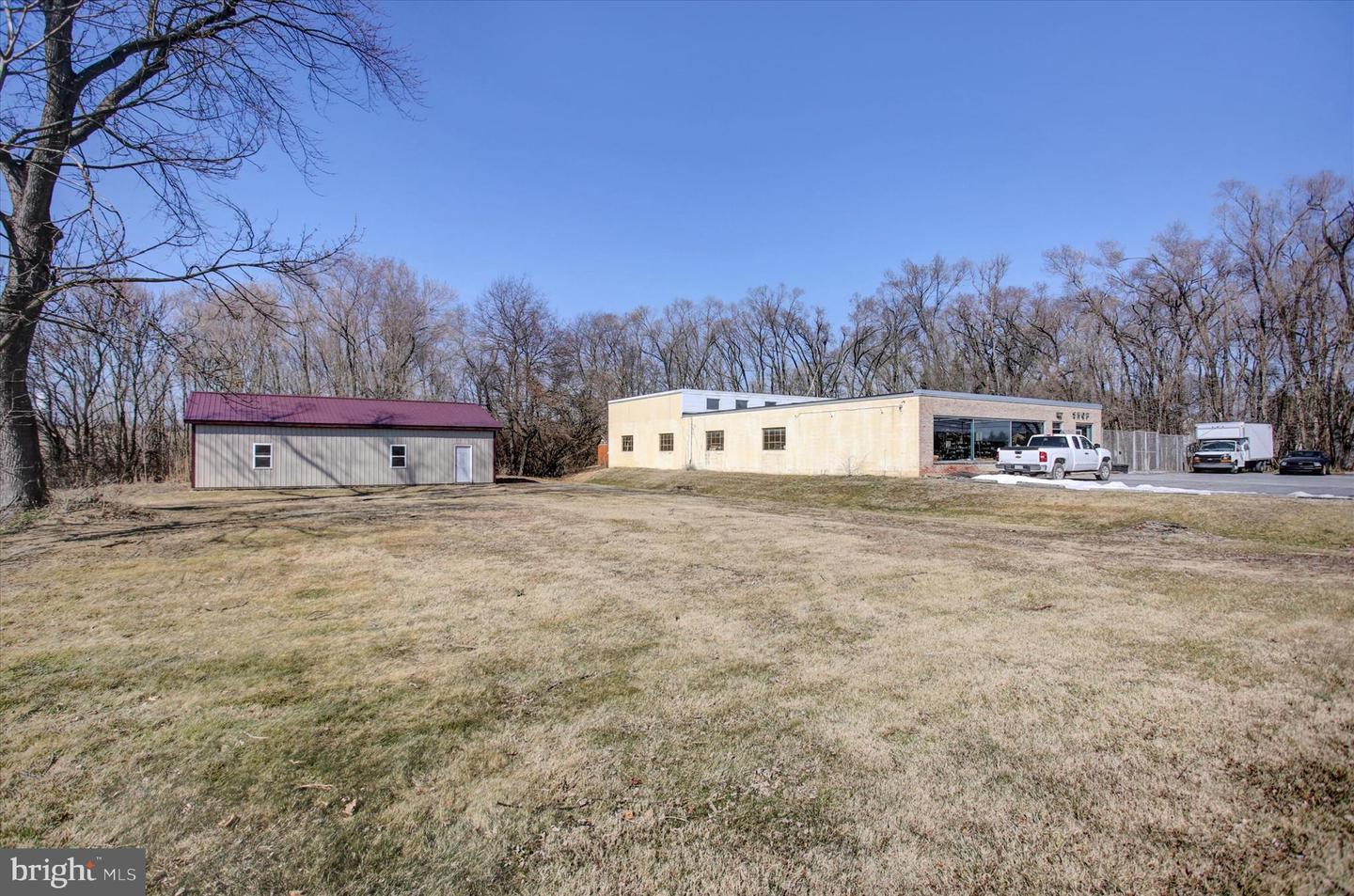 1050 Harrisburg Pike Property Photo 4