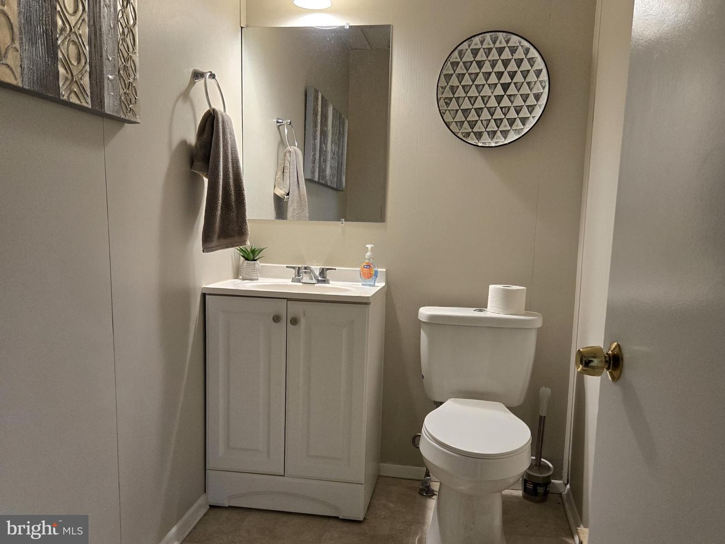 6 E Main St Property Photo 6