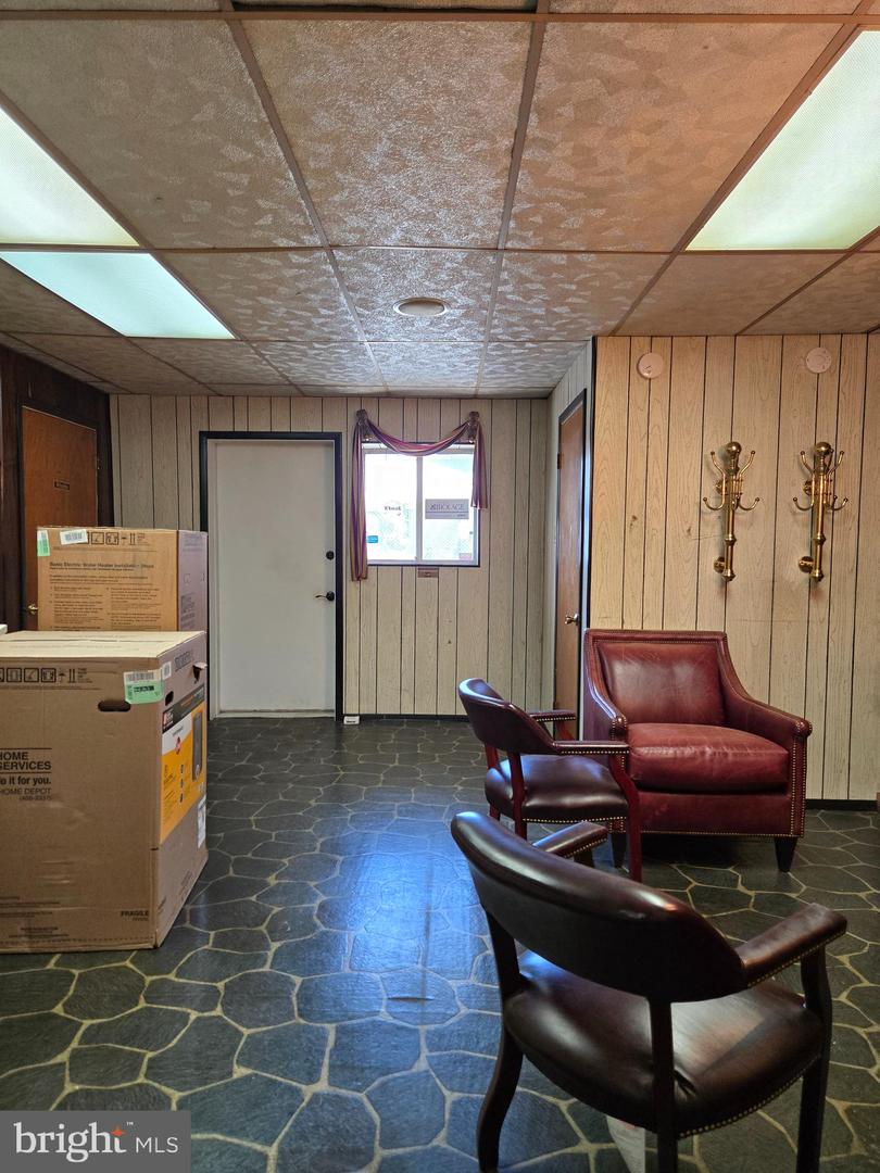 6 E Main St Property Photo 9