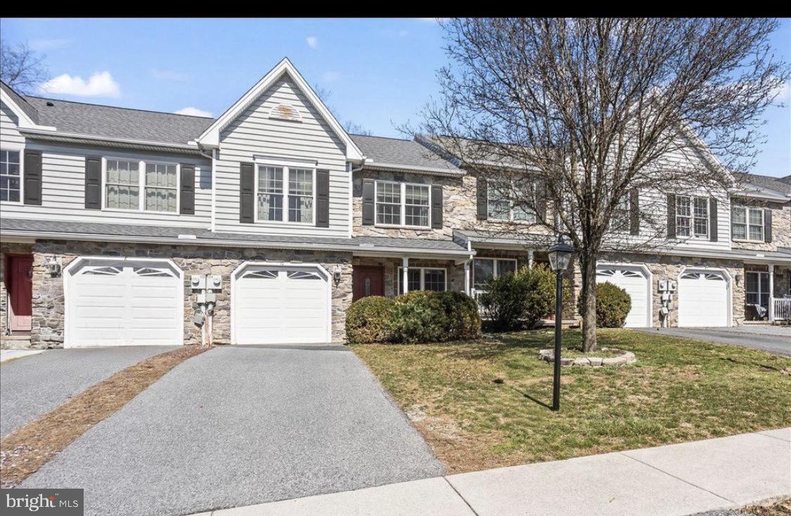 10 Lenox Ct Property Photo 1