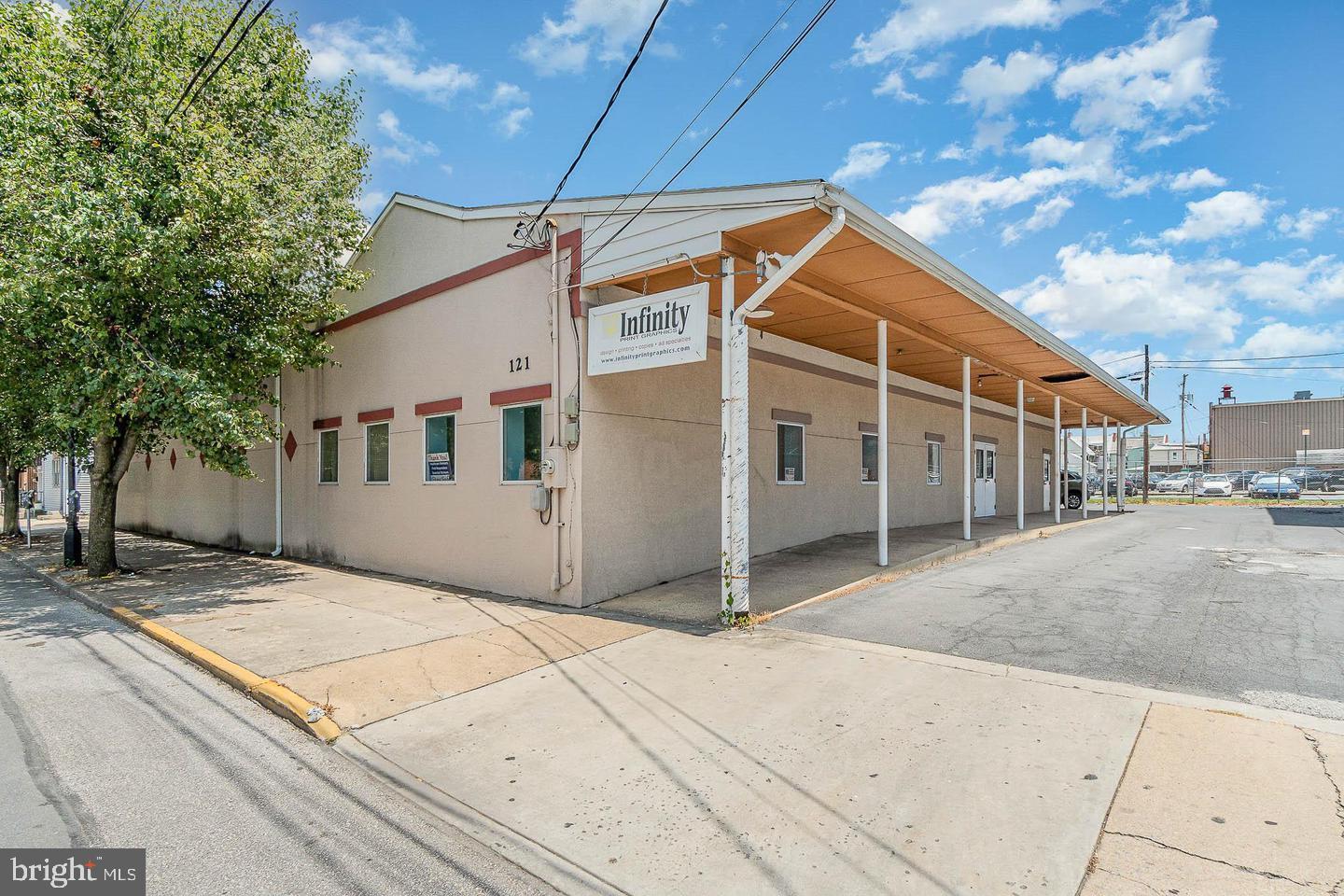 121 N Pitt St Property Photo 1